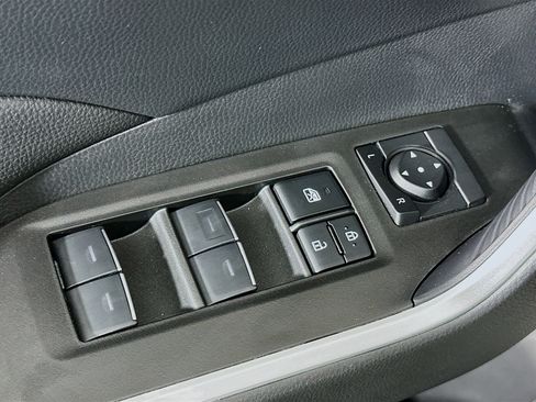 Used 2025 Toyota RAV4 XLE w/ Convenience Package FWD image 15