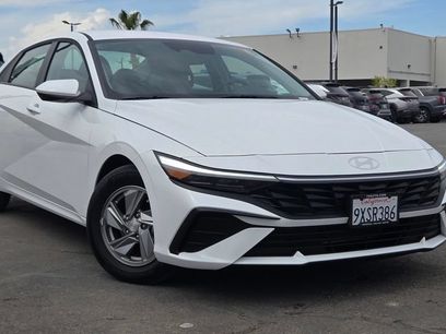 Used 2026 Hyundai Elantra SE w/ Cargo Package