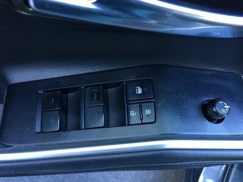 Used 2022 Toyota Highlander XLE AWD/4WD image 15