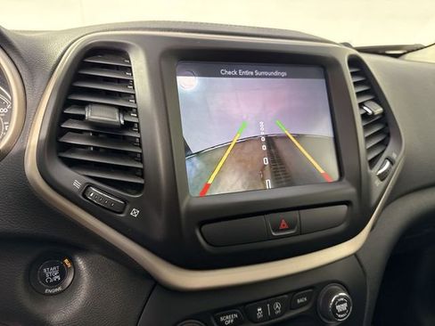 Used 2015 Jeep Cherokee Limited AWD/4WD image 7