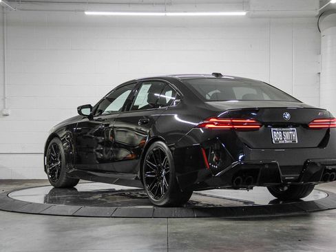 Used 2026 BMW M5 image 4