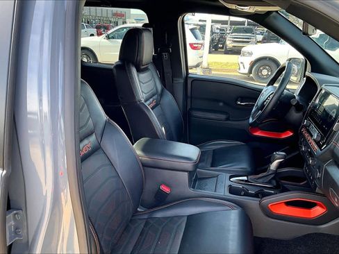 Used 2025 Nissan Frontier PRO-4X w/ Pro Premium Package image 10