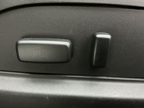 Used 2015 Chevrolet Traverse LT FWD image 42