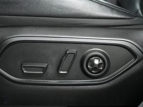 Used 2023 Jeep Grand Cherokee Limited w/ Black Appearance Package AWD/4WD image 13