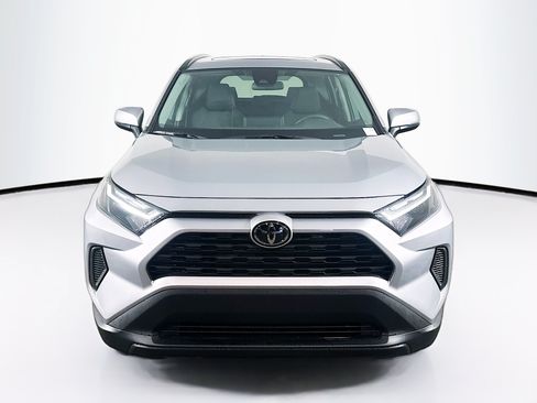 Used 2025 Toyota RAV4 XLE w/ Convenience Package FWD image 2