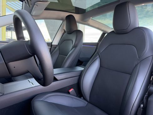 Used 2025 Tesla Model 3 Long Range image 37