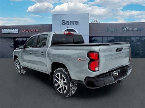 Used 2023 Chevrolet Colorado Z71 w/ Z71 Convenience Package 2 image 4