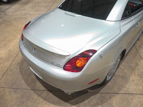 Used 2004 Lexus SC 430 Convertible RWD image 34