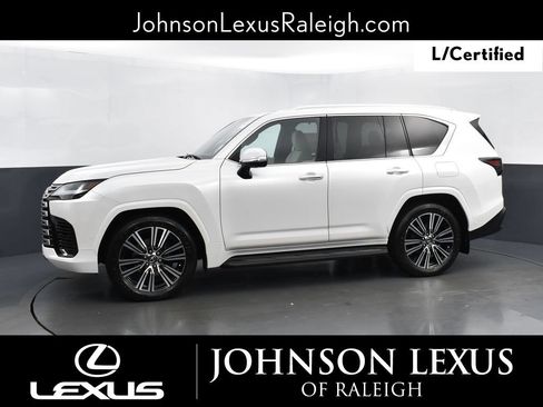 Used 2025 Lexus LX 700h Luxury AWD/4WD image 2