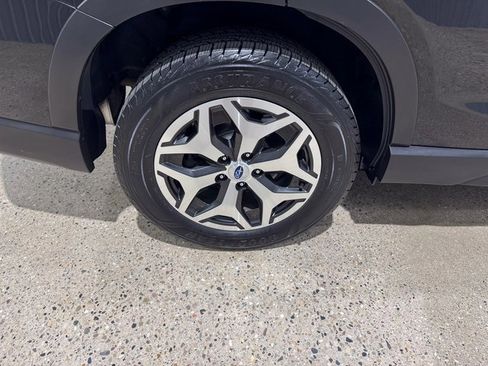 Used 2022 Subaru Forester Premium image 12