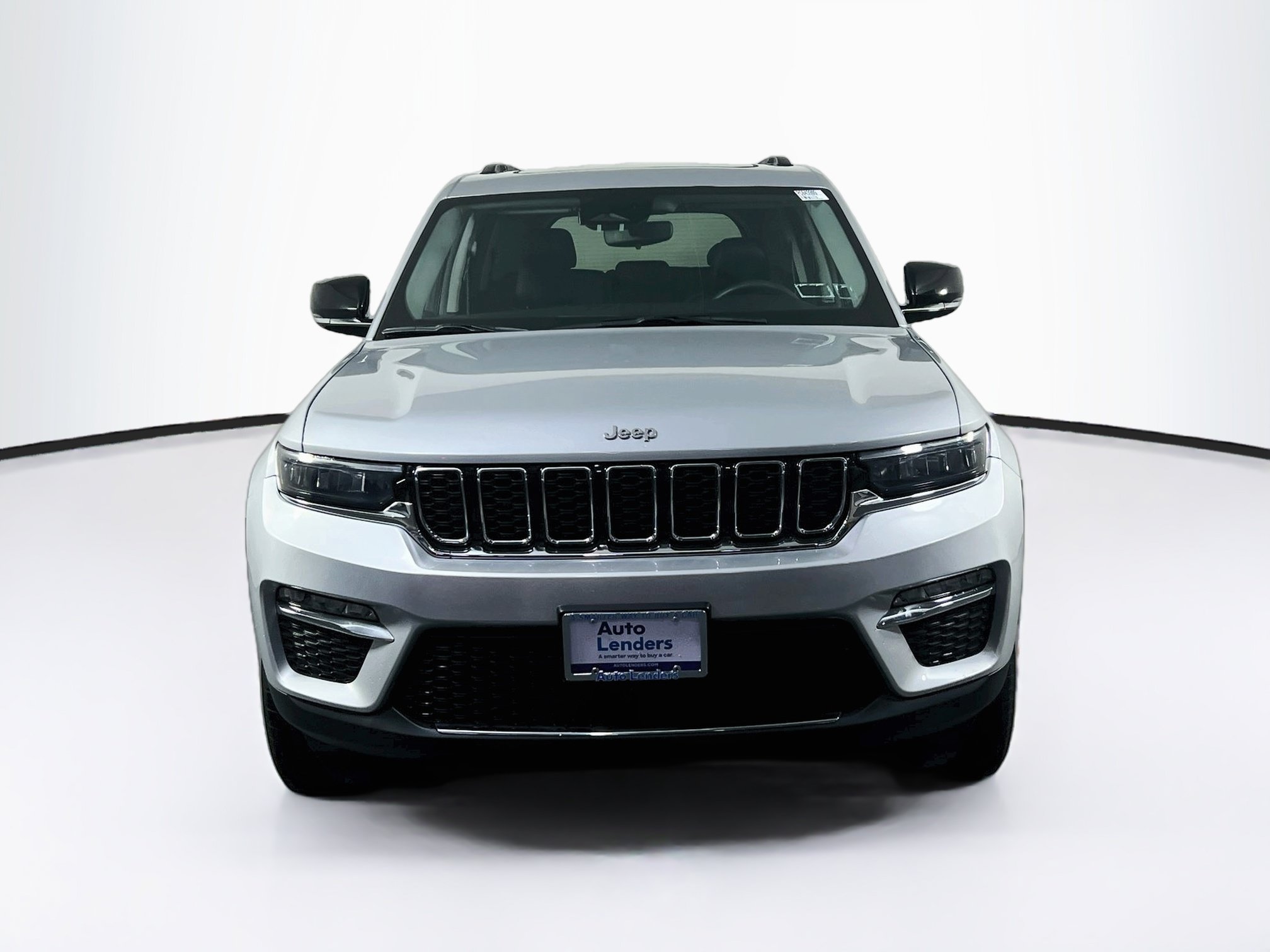Used 2023 Jeep Grand Cherokee Limited AWD/4WD image 2