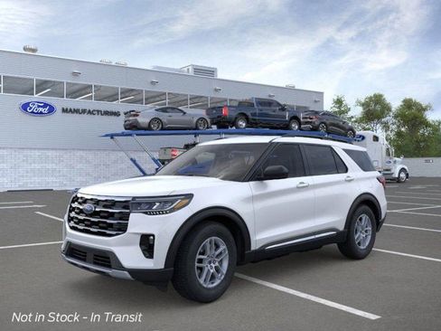 New 2025 Ford Explorer Active w/ Active Comfort Package image 3