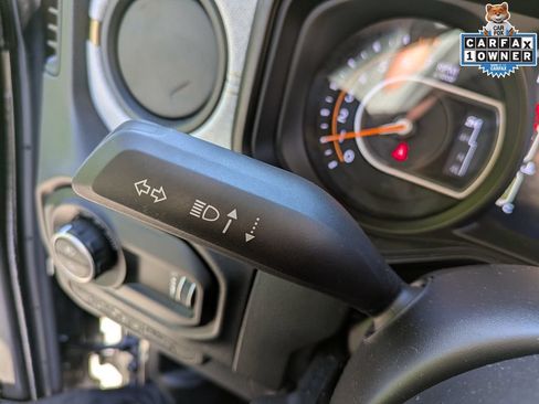Used 2024 Jeep Gladiator Mojave AWD/4WD image 19