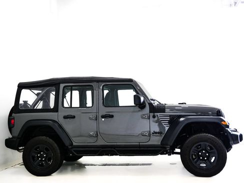 Used 2022 Jeep Wrangler Unlimited Sport AWD/4WD image 5