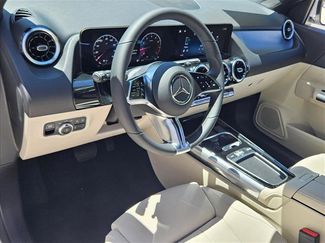 New 2026 Mercedes-Benz GLA 250 video 3