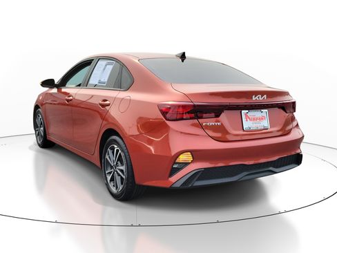 Used 2023 Kia Forte LXS w/ LXS Technology Package FWD image 3