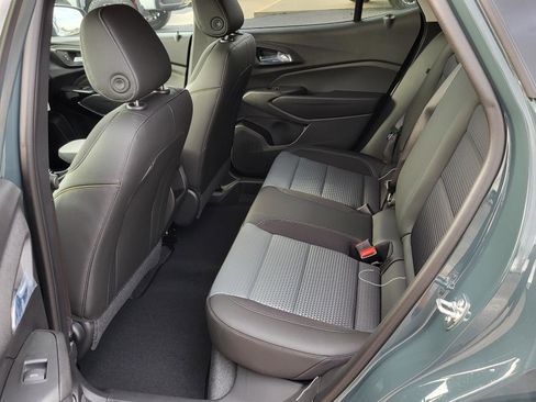 New 2026 Chevrolet Trax LT w/ Midnight Edition FWD image 13