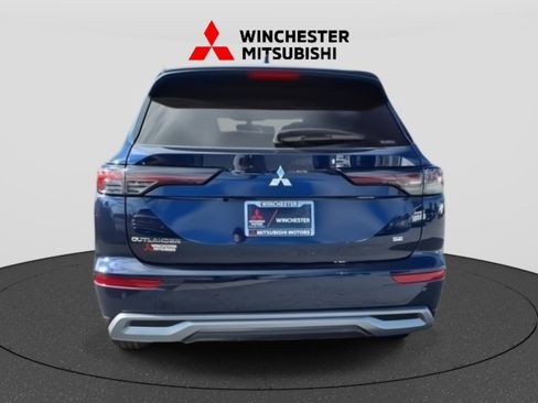 New 2025 Mitsubishi Outlander SE image 6