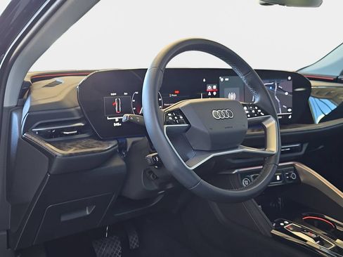 Used 2025 Audi Q5 Premium w/ Convenience Package AWD/4WD image 17