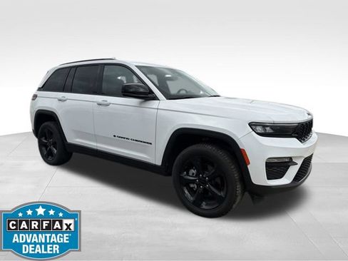 Used 2024 Jeep Grand Cherokee Limited w/ Black Appearance Package AWD/4WD image 1