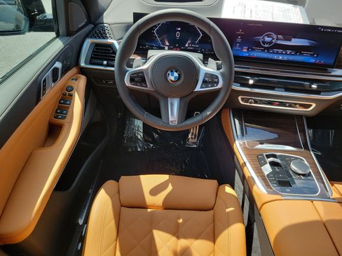 Used 2026 BMW X5 xDrive40i w/ M Sport Package AWD/4WD image 15