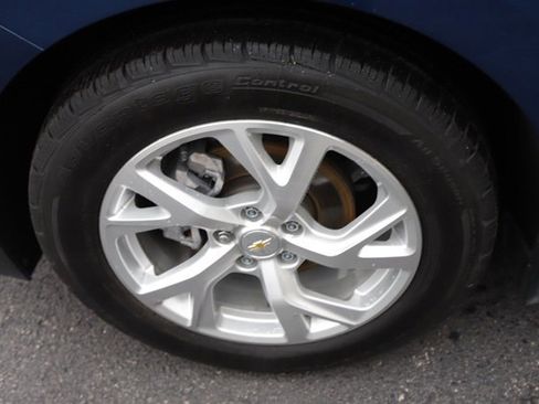 Used 2021 Chevrolet Equinox Premier image 12