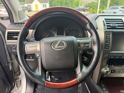 Used 2014 Lexus GX 460 Luxury AWD/4WD image 34