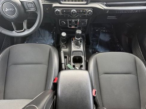 Used 2023 Jeep Wrangler Unlimited Sport AWD/4WD image 5