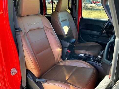 Used 2020 Jeep Wrangler Unlimited Sahara image 7