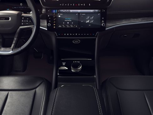 New 2026 Jeep Grand Cherokee Limited AWD/4WD image 4