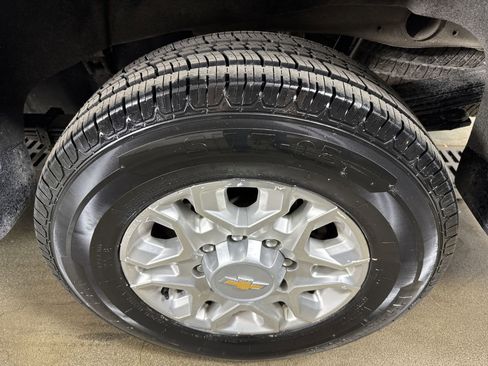 Used 2023 Chevrolet Silverado 2500 LT w/ Convenience Package image 6