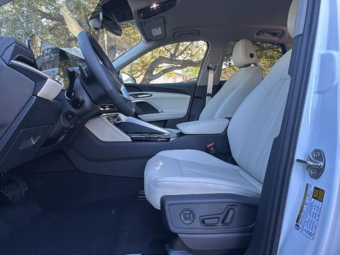 New 2025 Audi Q5 Premium image 9