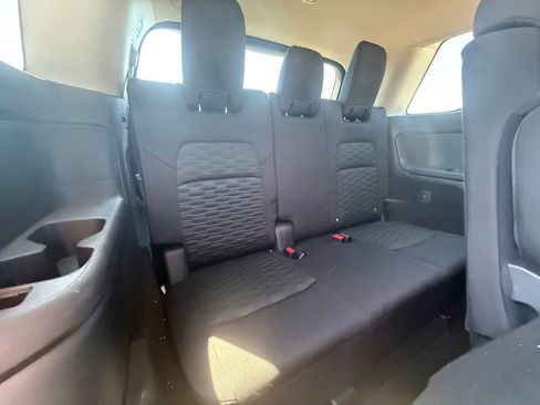 Used 2023 Nissan Pathfinder SV AWD/4WD image 34