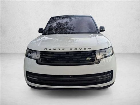Used 2023 Land Rover Range Rover SE image 2