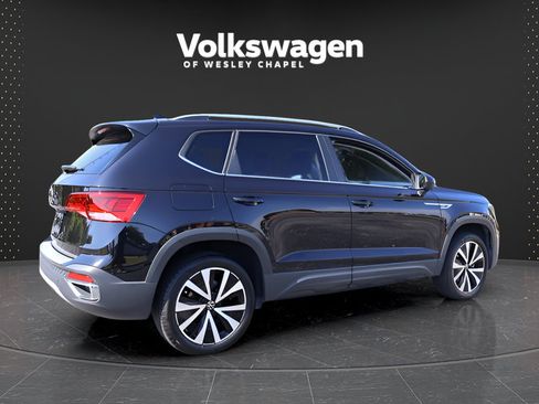 Used 2024 Volkswagen Taos SE FWD image 8