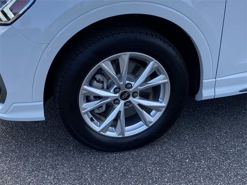 Certified 2025 Audi Q3 2.0T Premium Plus w/ Premium Plus Package image 10