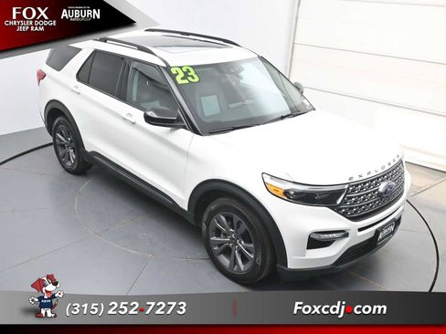 Used 2023 Ford Explorer XLT w/ Equipment Group 202A AWD/4WD image 27