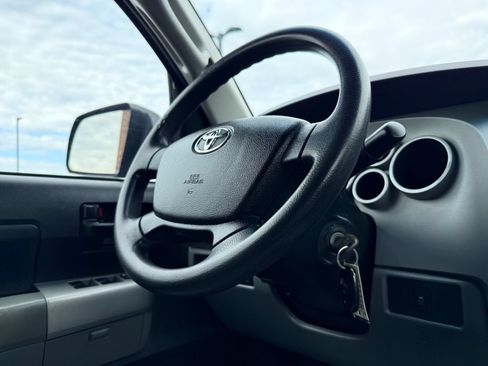 Used 2008 Toyota Tundra SR5 w/ TRD Off-Road Pkg AWD/4WD image 9