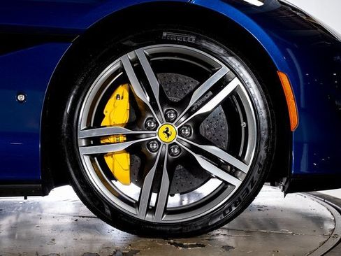 Used 2019 Ferrari Portofino image 20