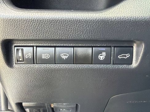 Used 2021 Toyota RAV4 XLE w/ Convenience Package AWD/4WD image 25