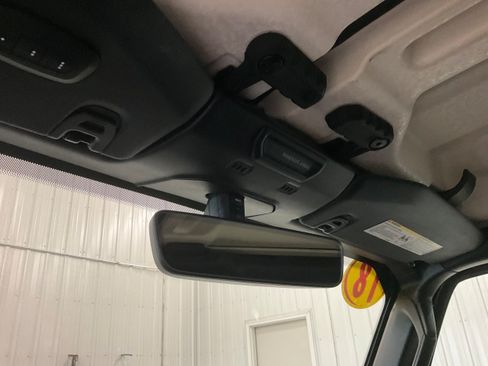 Used 2018 Jeep Wrangler Unlimited Sahara AWD/4WD image 16