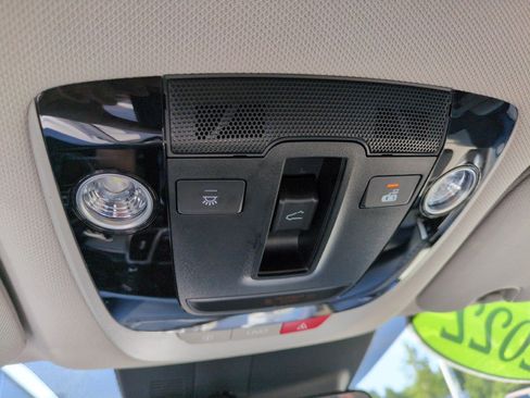 Used 2022 Kia Sorento S w/ Panoramic Sunroof Package FWD image 22