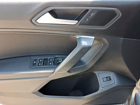Used 2019 Volkswagen Tiguan SEL AWD/4WD image 10