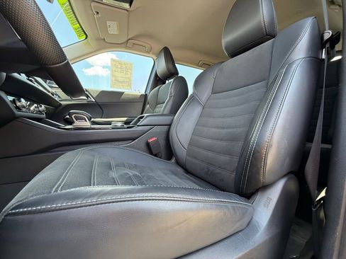 Used 2025 Mitsubishi Outlander SE AWD/4WD image 30