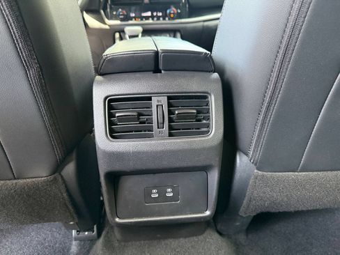 Used 2026 Nissan Rogue SL FWD image 24