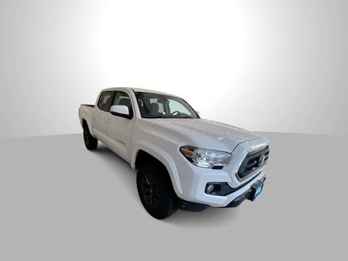 Used 2023 Toyota Tacoma SR5 w/ Technology Package AWD/4WD image 2