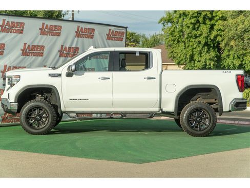 Used 2025 GMC Sierra 1500 SLT AWD/4WD image 19