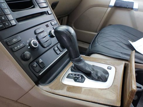 Used 2010 Volvo XC90 3.2 image 25