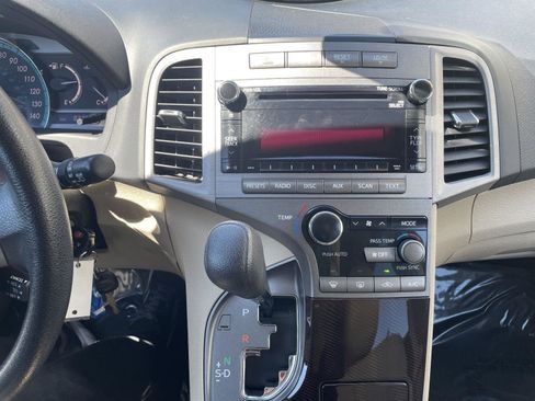Used 2012 Toyota Venza LE image 10
