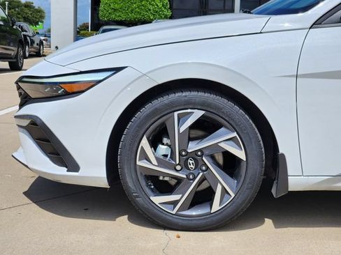 Certified 2025 Hyundai Elantra Sport FWD image 6